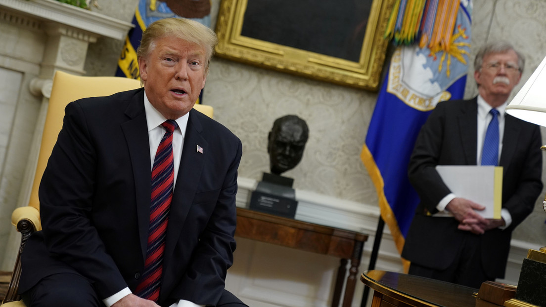 Bolton afirma en su libro que Trump le pidió a China ayuda para ganar las elecciones en 2020 y que ofrece "favores a los dictadores"