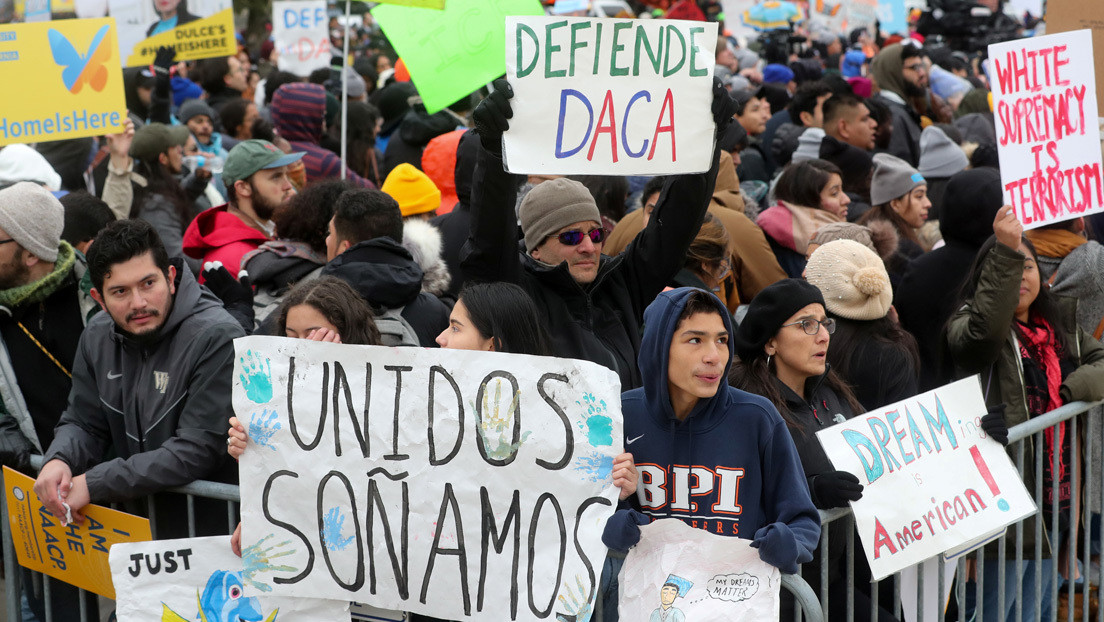 Corte Suprema de EE.UU. bloquea que Trump cancele el programa migratorio DACA de Obama