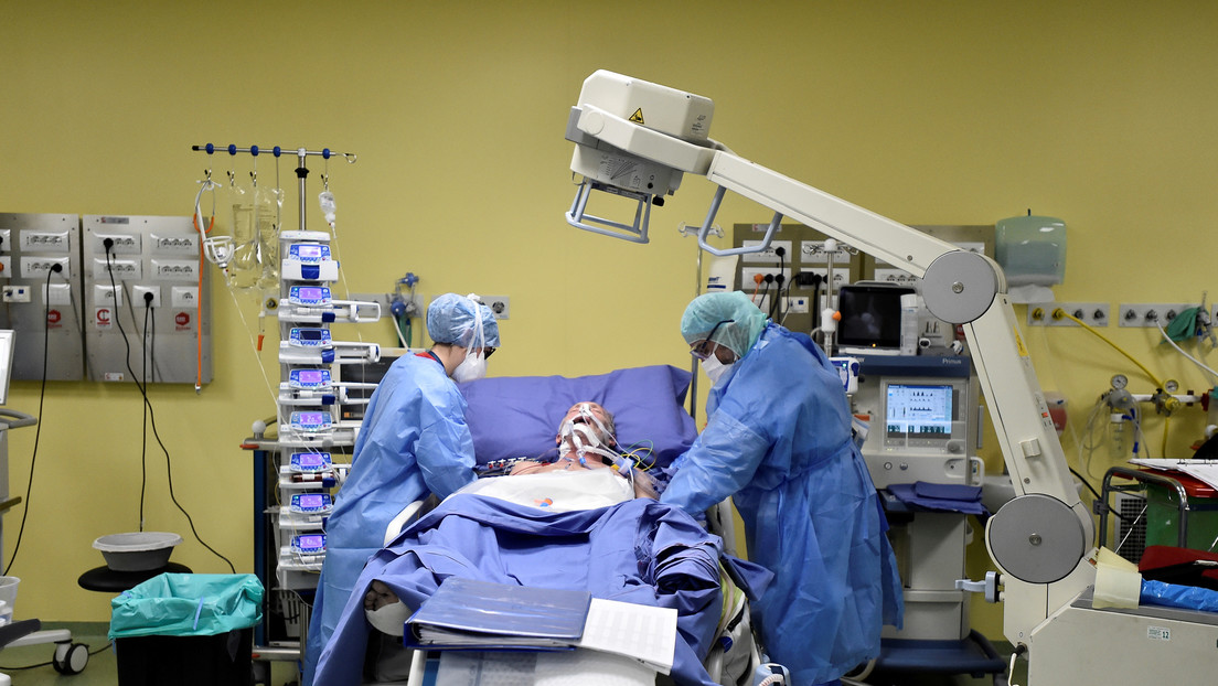 Un hombre convencido de tener covid-19 intenta suicidarse para no contagiar a nadie, pero queda muy herido y resulta dar negativo