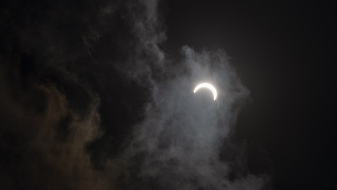 FOTOS: Astronauta de la NASA capta la sorprendente sombra de un eclipse solar desde la EEI