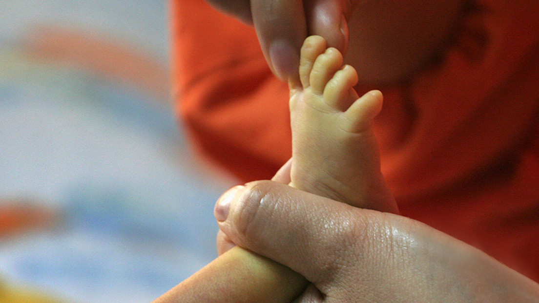 Sobrevive a un aborto fallido sin que lo sepa su madre y se reencuentran 40 años después