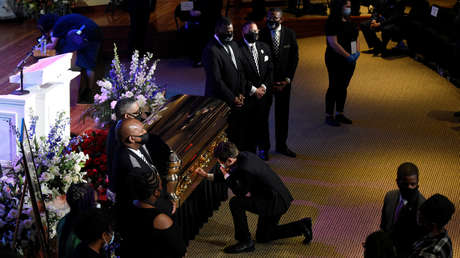 Cientos de personas se reúnen para rendir tributo a George Floyd en Mineápolis