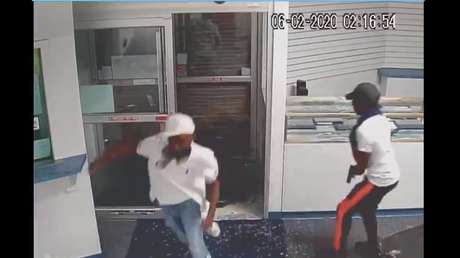 VIDEO: La Policía muestra a "personas de interés" en el caso del agente retirado asesinado por saqueadores en EE.UU.