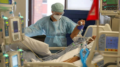 Científicos sugieren que el coronavirus puede aumentar el riesgo de derrame cerebral en los pacientes jóvenes