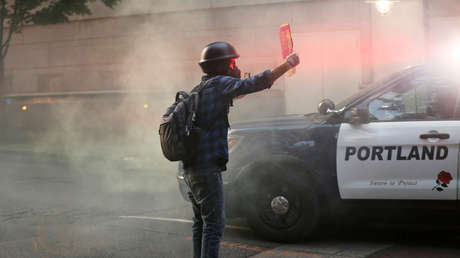 La jefa de policía de Portland cede su puesto a un oficial afroamericano