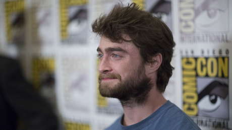 "Las mujeres transgénero son mujeres": el actor que encarnó a Harry Potter responde a los tuits de J.K. Rowling