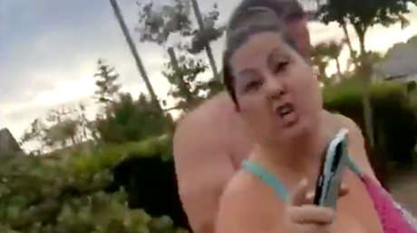 "Te voy a matar": Una maestra increpa a una manifestante y a su hija de 8 años en EE.UU. (VIDEO)