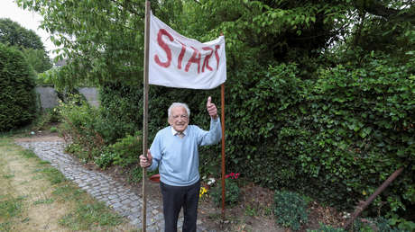 Un exmédico de 103 años realiza una maratón para recaudar fondos para la investigación del covid-19