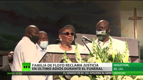 La familia de Floyd reclama justicia en el último adiós durante el funeral