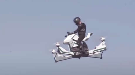 VIDEO: Un piloto se estrella con su aeromoto desde gran altura