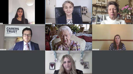 La reina Isabell II participa por primera vez en una videoconferencia pública