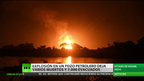 Evacúan a 7.000 personas tras una explosión en un pozo petrolero en la India que dejó varios muertos