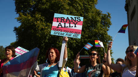 Boris Johnson desecha el plan que permite el cambio legal de identidad de género sin diagnóstico médico