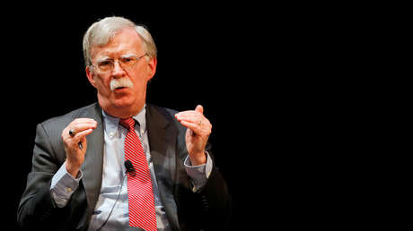 Bolton revela en su libro por qué Trump quiso retirarle el apoyo a Guaidó 30 horas después de reconocerlo como "presidente interino" de Venezuela
