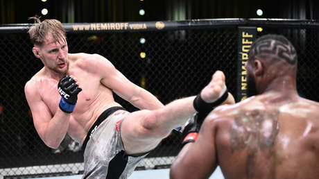 Blaydes derrota a Vólkov y marca un récord, pero el jefe de la UFC afirma que se vio "estúpido"