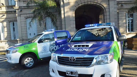 VIDEO: Descubren a un policía de Argentina jugando a reventar un globo con su patrullero