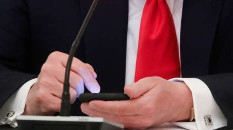 Twitter suspende la cuenta del creador de memes favorito de Trump