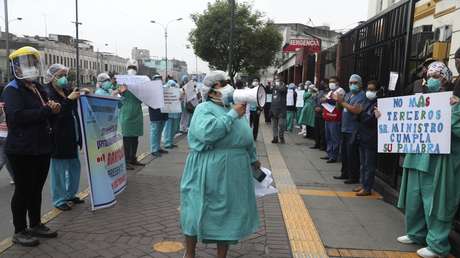 Vizcarra advierte que podría expropiar las clínicas privadas de Perú si no acuerdan una tarifa de atención a enfermos de coronavirus