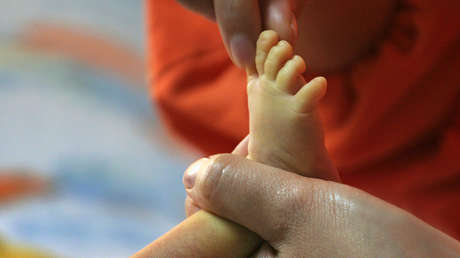 Sobrevive a un aborto fallido sin que lo sepa su madre y se reencuentran 40 años después