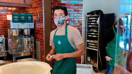 Un barista recibe más de 90.000 dólares en propinas tras negarse a servir a un cliente que rechazó usar cubrebocas en EE.UU.