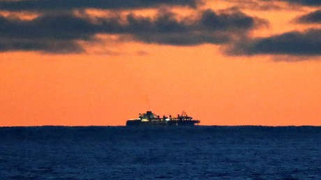 Pasajera de un crucero varado en el mar por la pandemia espera un reembolso de 37.500 dólares