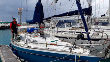 "La fe cruza océanos": Un argentino navega en velero durante 85 días por el Atlántico para reencontrarse con su padre