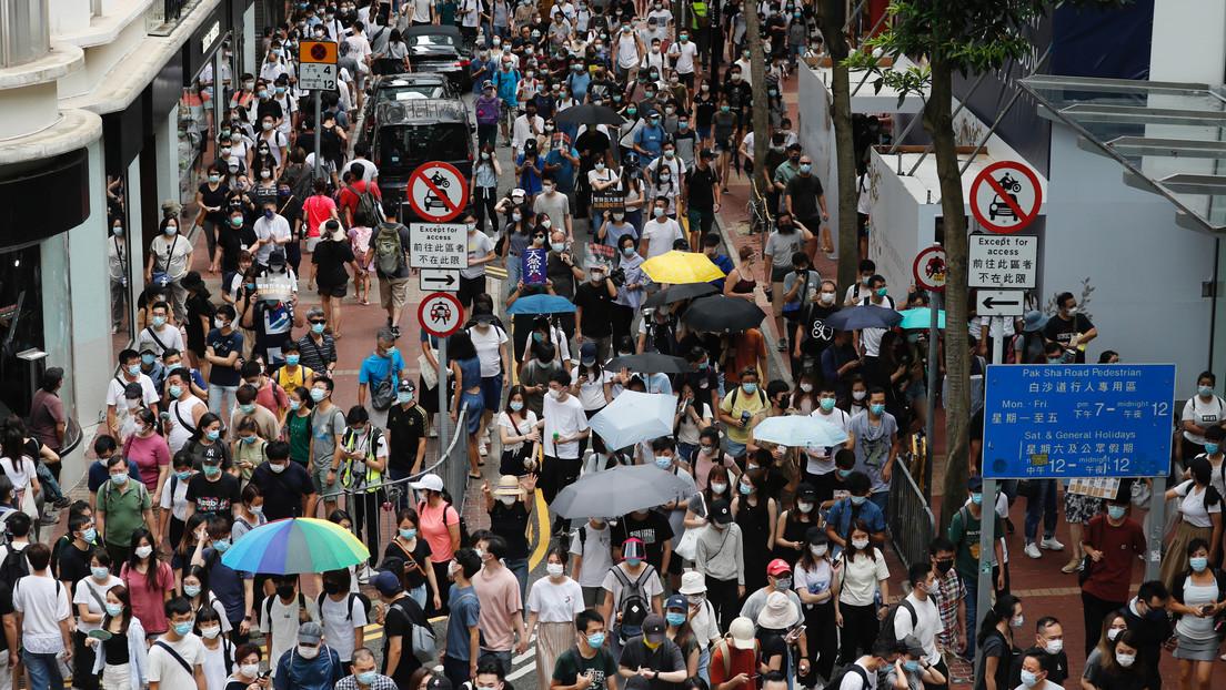 VIDEO: La Policía de Hong Kong utiliza cañones de agua para dispersar las protestas contra la nueva ley de seguridad