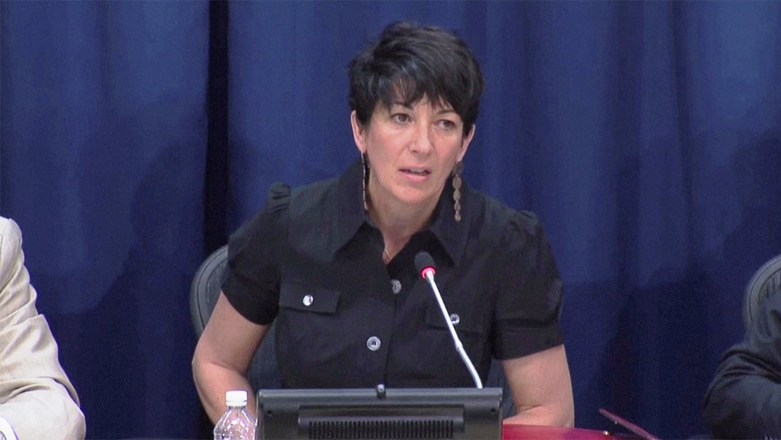 "Sabe demasiado": el abogado de las víctimas de Epstein dice que Ghislaine Maxwell puede suicidarse o "ser silenciada" en la cárcel