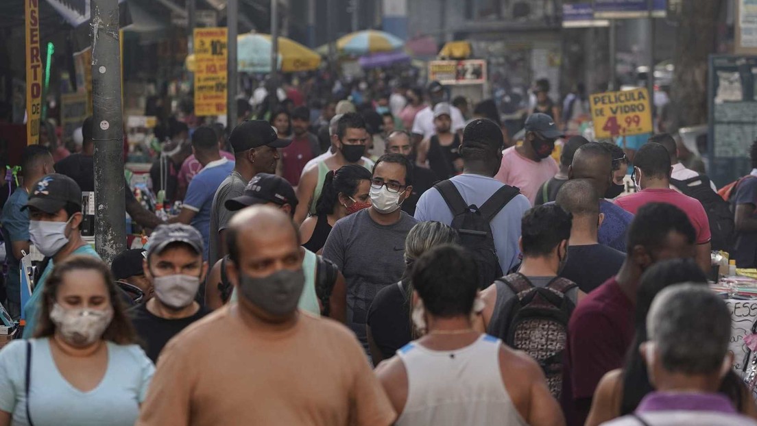 La OMS advierte que en las Américas "llevará tiempo" controlar el covid-19 y que la transmisión en algunas zonas "está fuera de control"