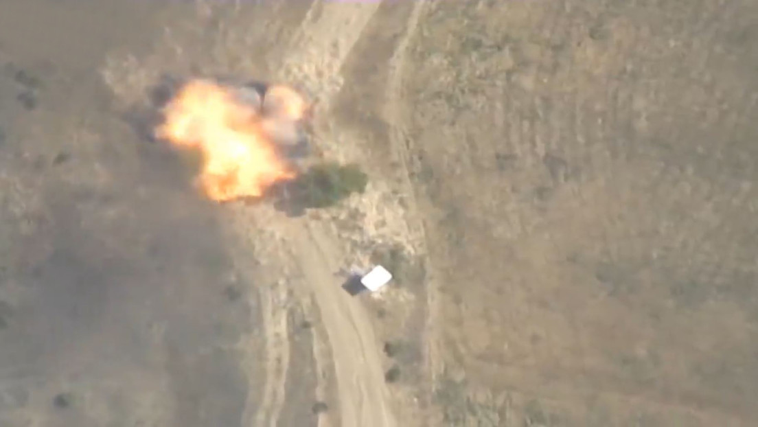 Azerbaiyán publica un video del "ataque preciso" contra un vehículo militar de Armenia