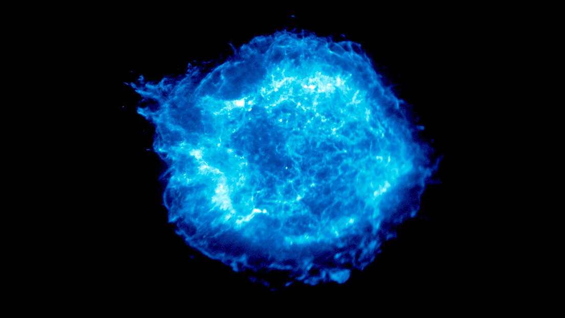 Una enana blanca explota y genera luz ultravioleta al ser 3 o 4 veces más caliente que el Sol