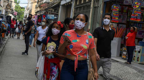 Bolsonaro veta varios puntos de la ley que obliga a usar mascarilla en lugares públicos