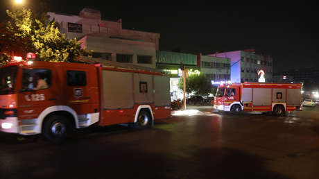 FOTO: Se incendia un buque de carga en un puerto de Irán