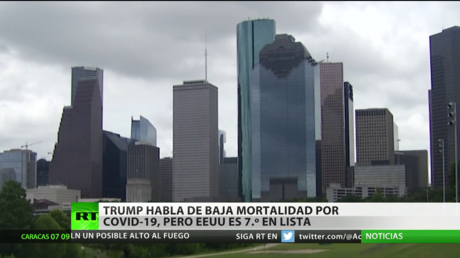 Trump afirma que la tasa de mortalidad por coronavirus es baja en EE.UU., pero los datos dicen lo contrario