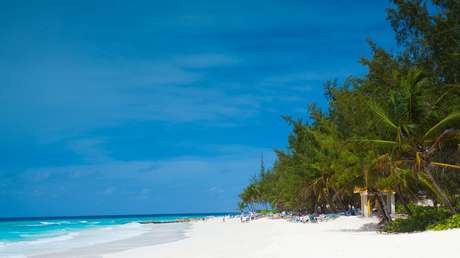 Teletrabajar un año desde el Caribe: Barbados ofrece un visado especial para impulsar el turismo ante la pandemia