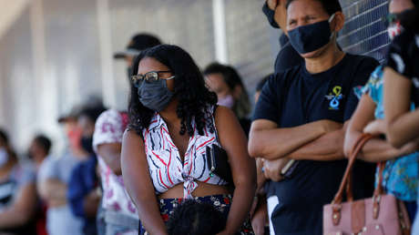Brasil reporta más de 20.000 nuevos casos de coronavirus en la última jornada y supera 1,8 millones de contagios en total