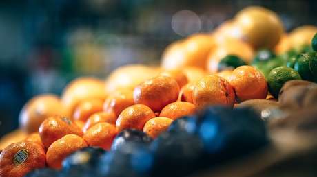 VIDEO: Graban a una pareja acosando a un vendedor callejero de origen hispano por tratar de vender fruta en EE.UU.