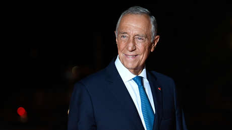 VIDEO: El presidente de Portugal sorprende al aparecer en una playa sin asistentes ni personal de seguridad