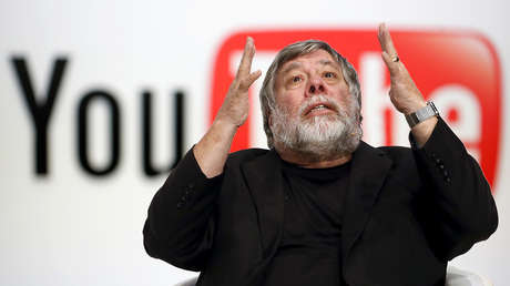 El cofundador de Apple demanda a YouTube y Google por una estafa con bitcoins