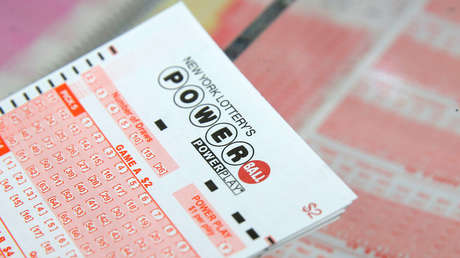 Dos amigos se prometieron compartir el premio si les tocaba la lotería: 28 años después, uno ganó 22 millones de dólares