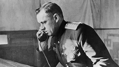 Roban y decapitan la estatua del mariscal soviético Rokossovski en Polonia