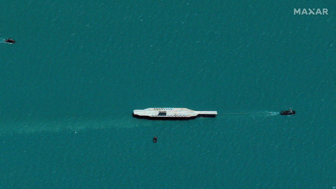 Irán hundió la réplica del portaviones estadounidense por error y en el lugar equivocado (FOTO)