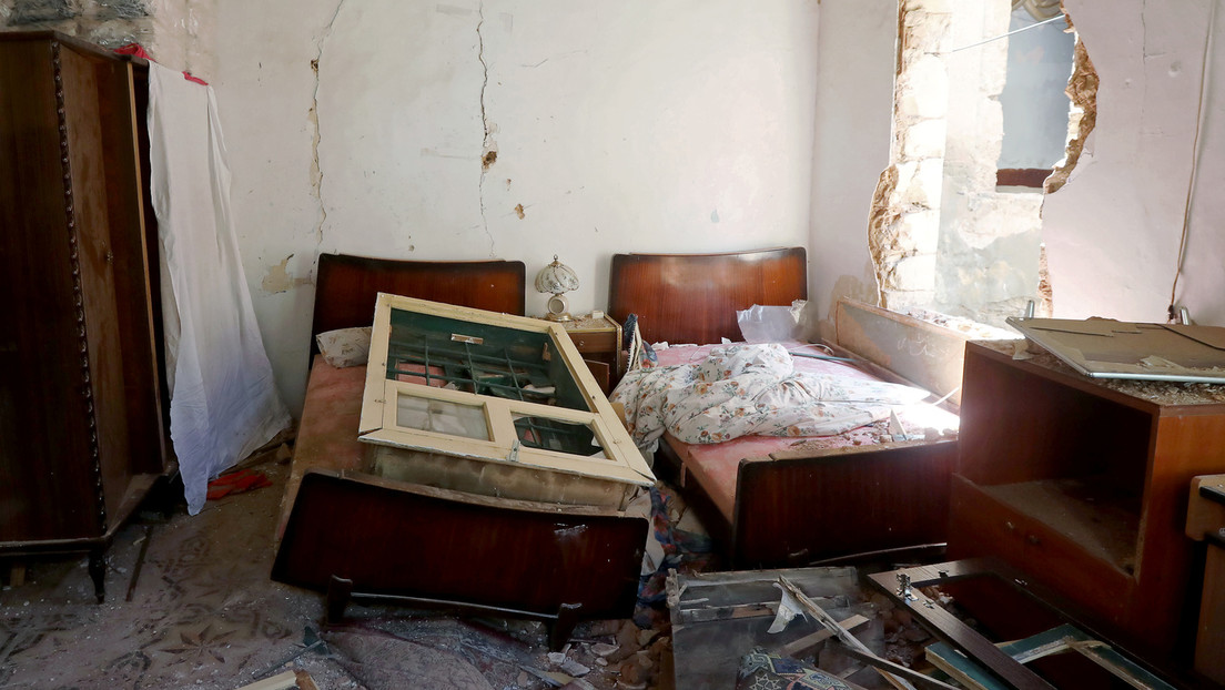 VIDEO: Una empleada doméstica protege a una niña en el momento de la explosión en Beirut