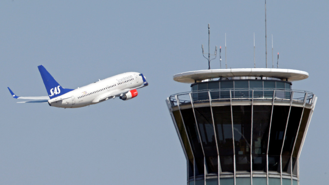 Los pasajeros de un avión de Francia que llegó a Noruega a medianoche no evitaron la cuarentena por un minuto