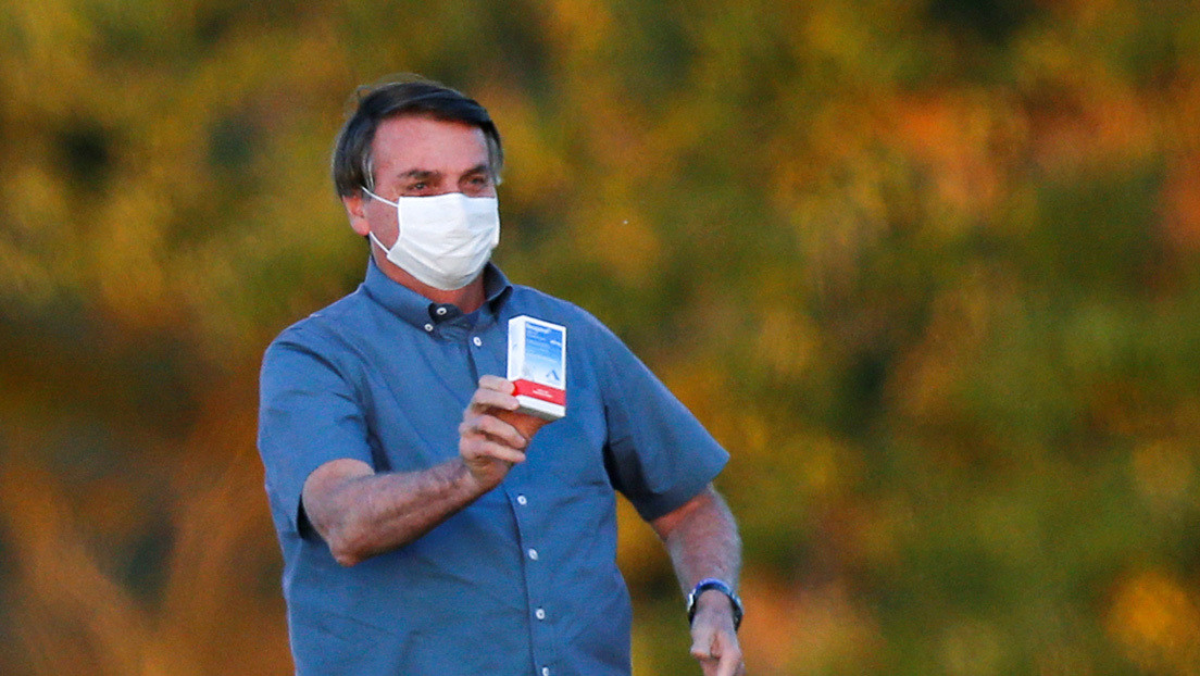 Bolsonaro dice que es la "prueba viva" de la eficacia de la cloroquina y que esta podría haber evitado las muertes en Brasil