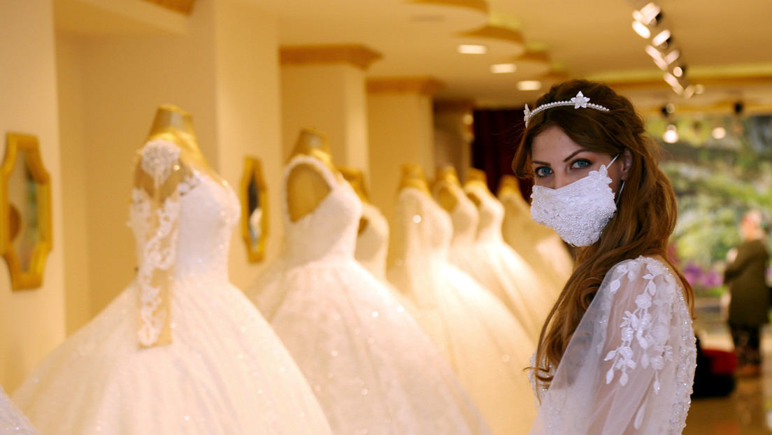Una brasileña y un alemán se casan a través de una videoconferencia (sin conocerse en la vida real)