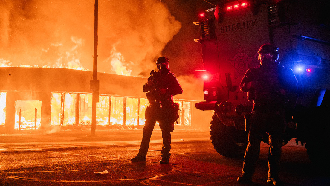 Gobernador de Wisconsin declara el estado de emergencia y anuncia que aumentará presencia de la Guardia Nacional durante las protestas