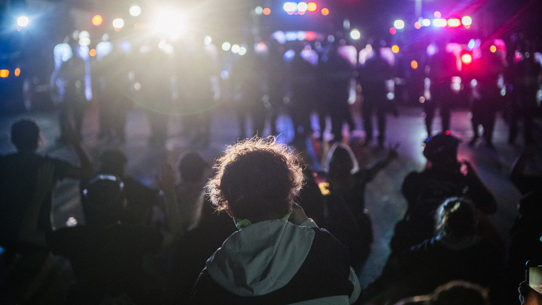 Un joven de 17 años es acusado de las dos muertes durante las violentas protestas en Kenosha