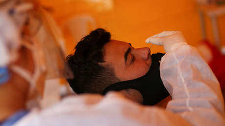 Colombia registra un récord de 10.673 nuevos casos diarios de coronavirus y supera los 300.000