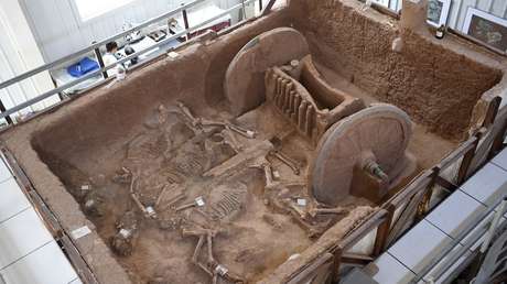 FOTOS: Restauran en China un carro de guerra de 3.000 años de antigüedad